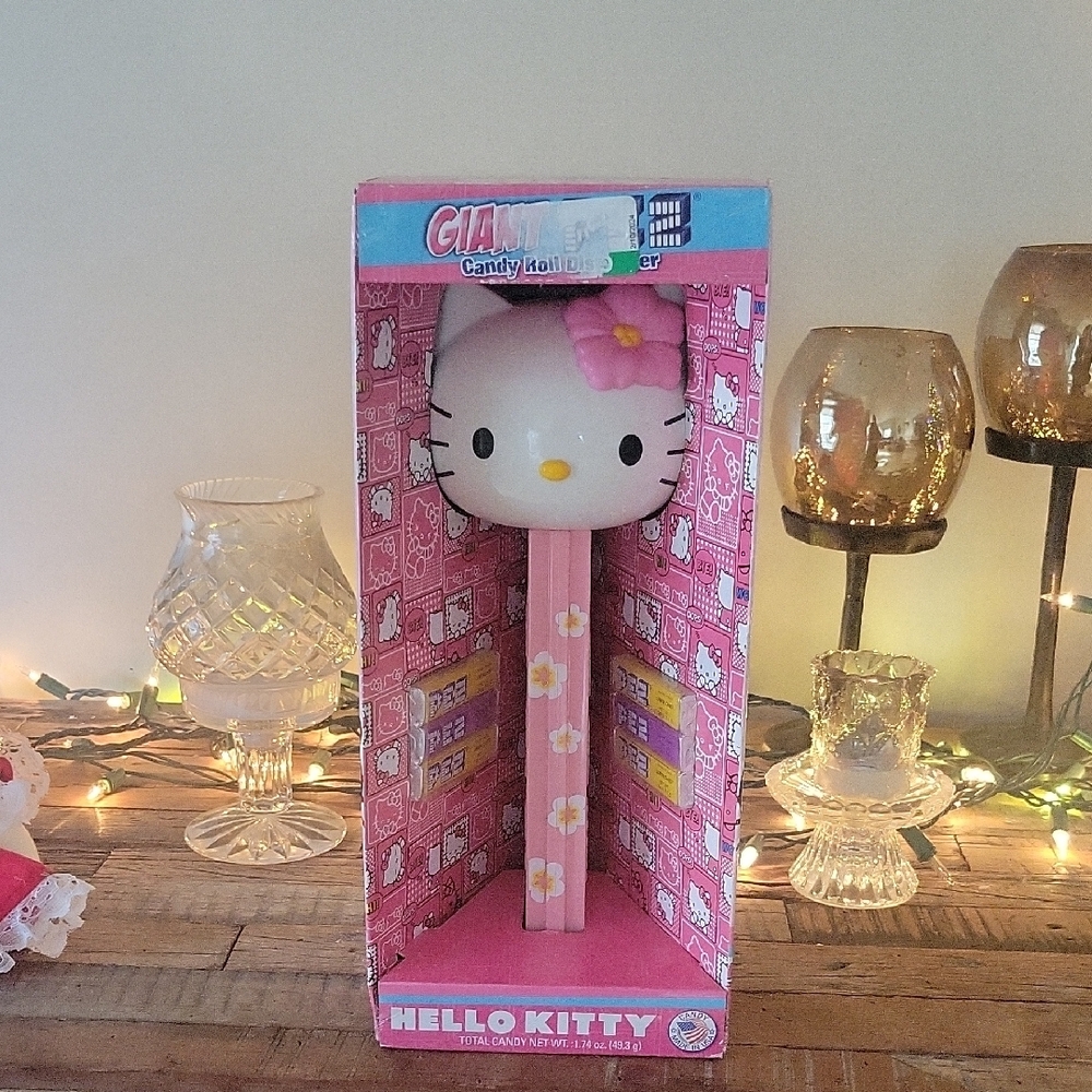 Hello Kitty Pink Candy Dispenser Favors